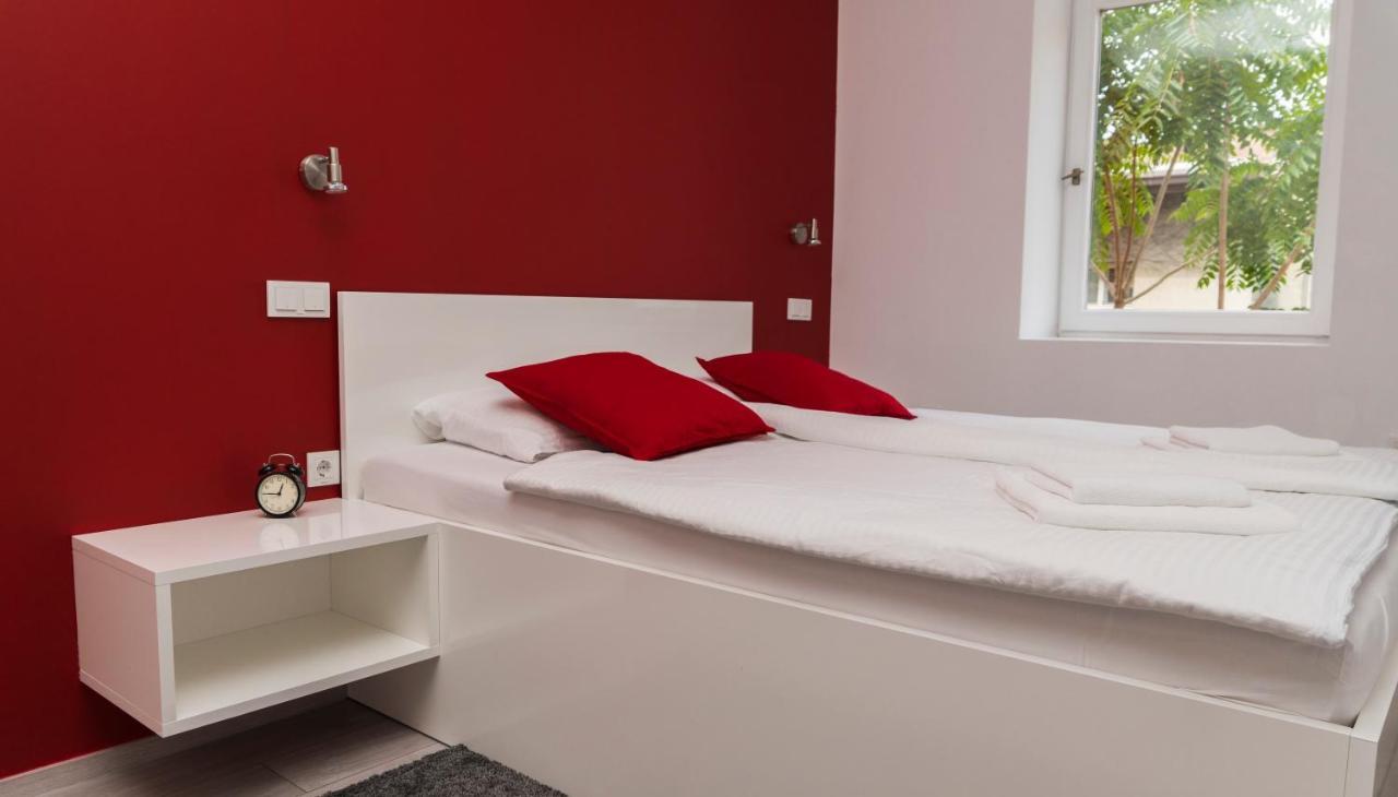 Apartments Kruc ザグレブ エクステリア 写真